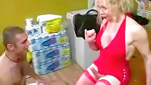 Amateur blonde slut analized and fucked in her pussy