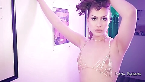 Brunette has her tight ass fucked in a hot solo video