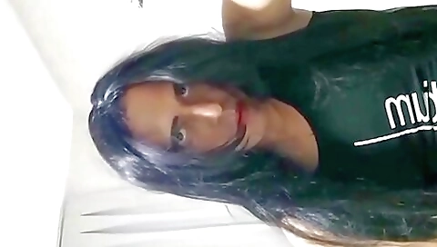 A sexy slut shows her body to me and gives me the best porn ever